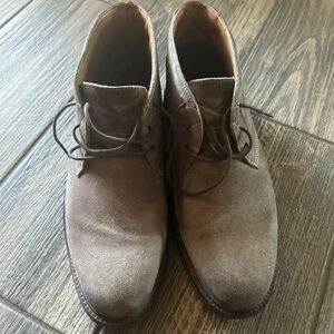 Johnston & Murphy Taupe Suede Chukka Boots